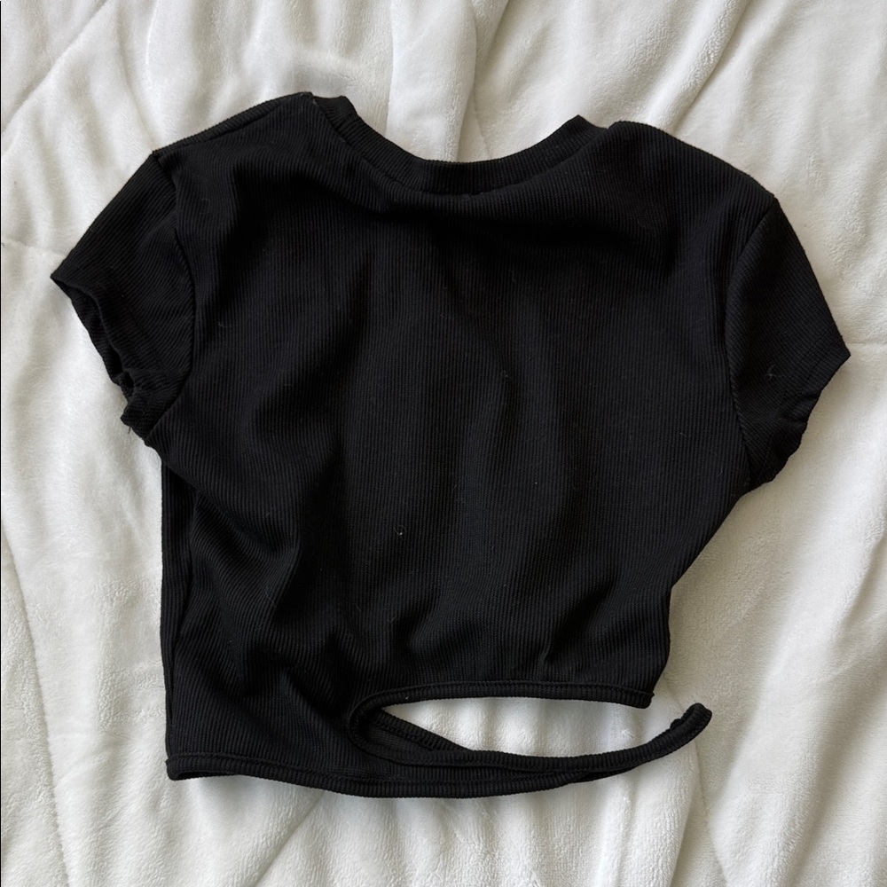 SHEIN Black Ribbed Cut-Out Crop Top